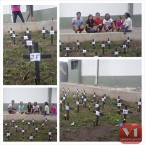 As cruzes foram colocadas no jardim do terminal rodoviário  (fotos Raimundo Barbosa)
