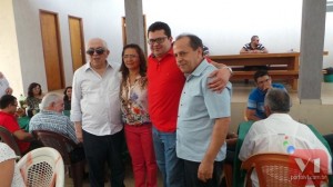 Prefeito Venicio do Ó ladeado pelos deputados Paes Landim, Helio Isaias e a vice Lucia Lacerda