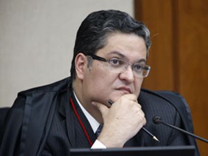 ministro Henrique Neves 