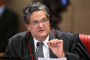 Ministro Henrique Neves durante sessão plenária do TSE. Brasília-DF 27/05/2014 Foto: Roberto Jayme/ASICS/TSE