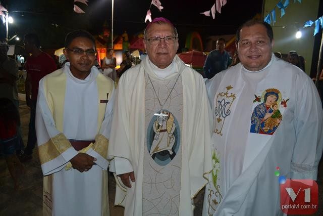 Padre Bento, arcebispo Dom Jacinto e Padre Miguel Junior. 