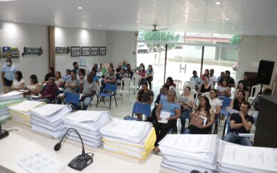 Prefeito Sávio Moura entrega nova ambulância e participa de audiência publica