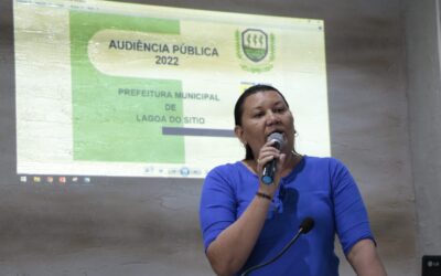 Prefeito Sávio Moura entrega nova ambulância e participa de audiência publica