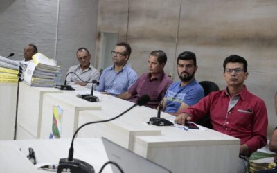 Prefeito Sávio Moura entrega nova ambulância e participa de audiência publica