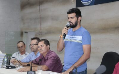 Prefeito Sávio Moura entrega nova ambulância e participa de audiência publica
