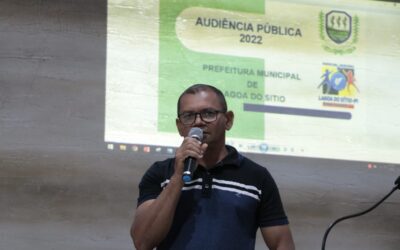Prefeito Sávio Moura entrega nova ambulância e participa de audiência publica