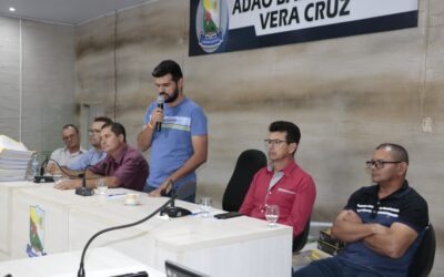 Prefeito Sávio Moura entrega nova ambulância e participa de audiência publica