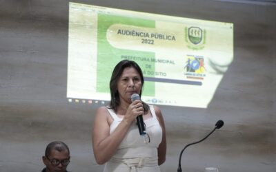 Prefeito Sávio Moura entrega nova ambulância e participa de audiência publica