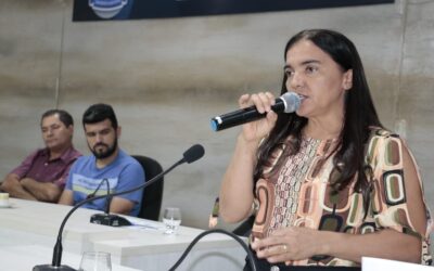 Prefeito Sávio Moura entrega nova ambulância e participa de audiência publica