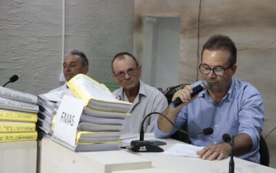 Prefeito Sávio Moura entrega nova ambulância e participa de audiência publica