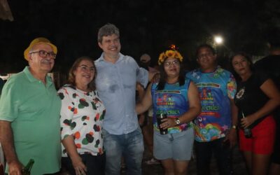 Corso de Várzea Grande encerra com grande festa em praça pública