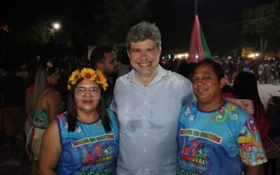 Corso de Várzea Grande encerra com grande festa em praça pública