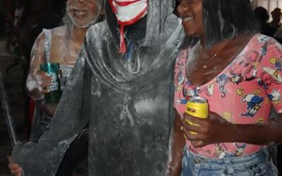 Corso de Várzea Grande encerra com grande festa em praça pública