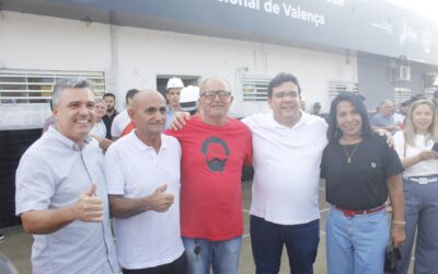 Em Valença governador Rafael inaugura, anuncia obras e participa de ato politico