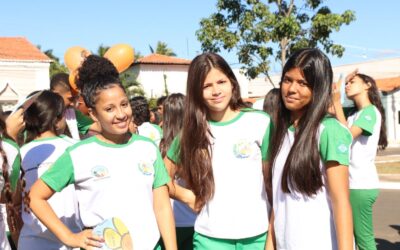 Caminhada do 18 de Maio marca o mês da luta contra o abuso de crianças e adolescentes em Valença Caminhada do 18 de Maio marca o mês da luta contra o abuso de crianças e adolescentes em Valença