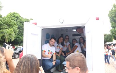Aroazes recebe nova ambulância durante comemoração dos 64 anos de emancipação política