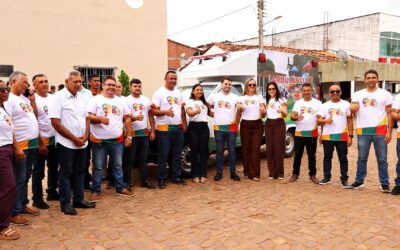 Aroazes recebe nova ambulância durante comemoração dos 64 anos de emancipação política