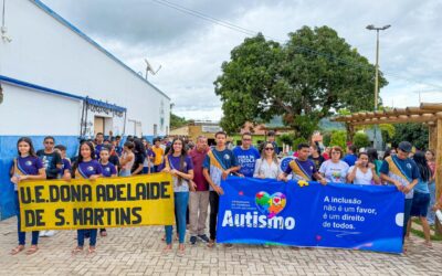 Novo Oriente do Piauí encerra Semana do Autismo com caminhada pelas ruas da cidade Novo Oriente do Piauí encerra Semana do Autismo com caminhada pelas ruas da cidade